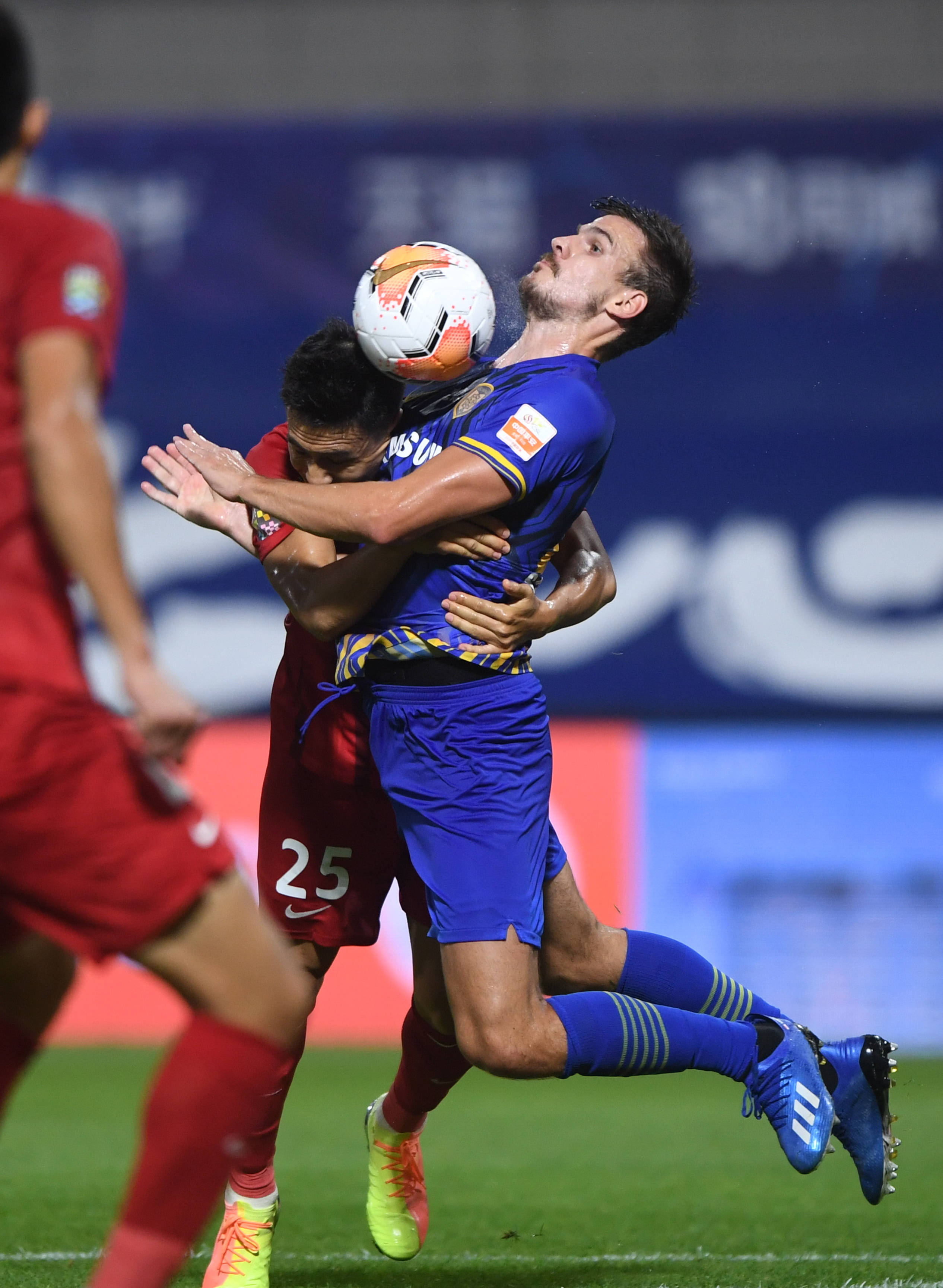 扑克游戏-苏宁客场一球小胜建业，比赛打破僵局，艾莱克森引领起攻的简单介绍