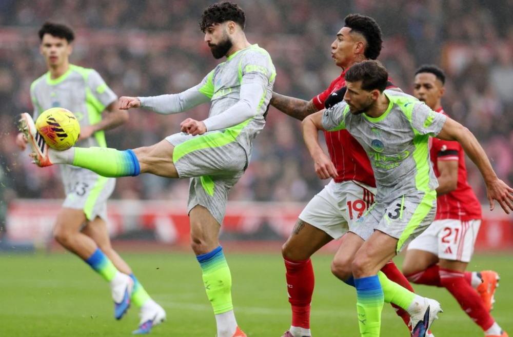 瓜迪奥拉战术调整取得胜利，球队全面发力的简单介绍