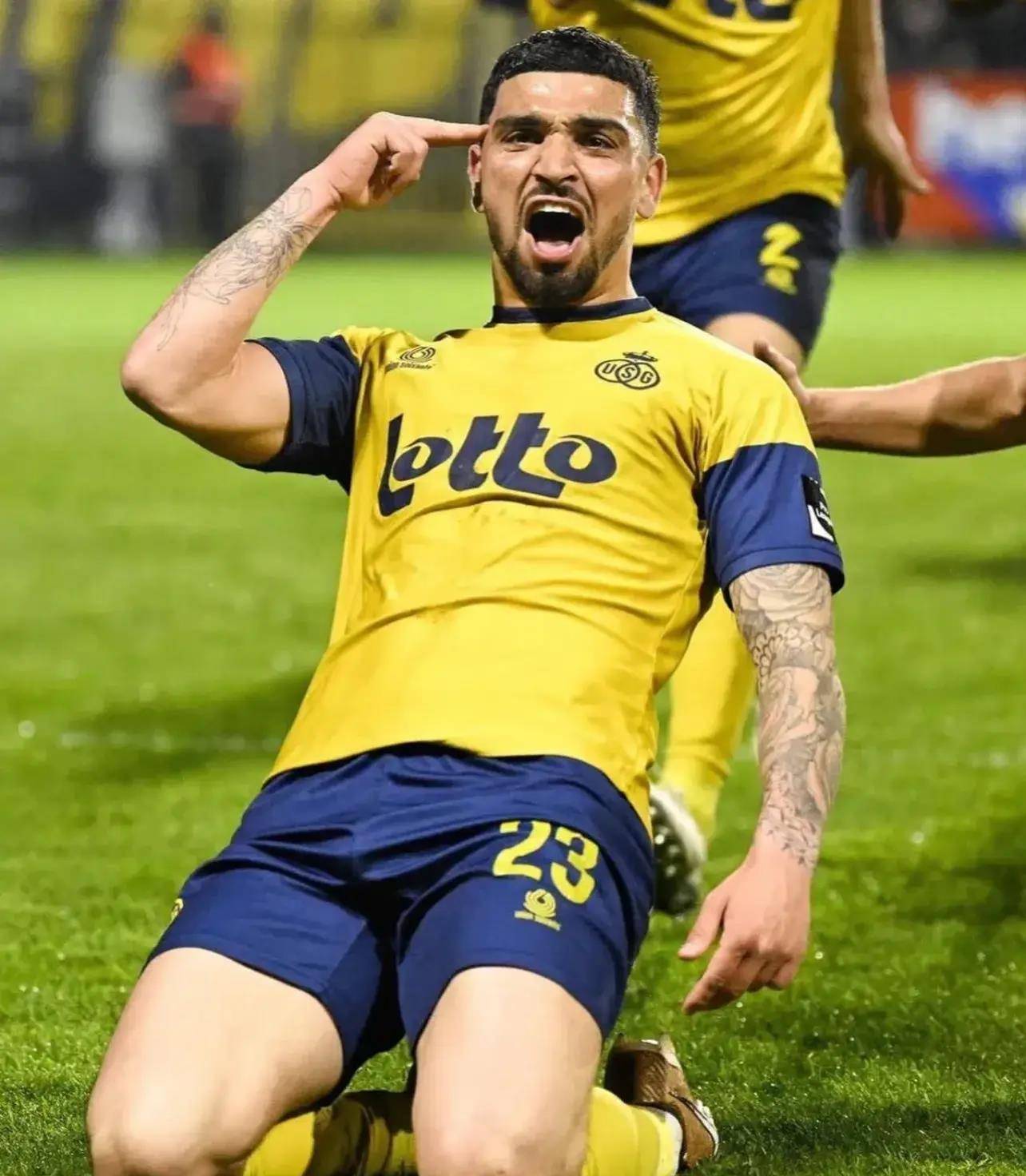 斗牛游戏-包含阿贾克斯全队破门，轻松晋级实力尽显的词条