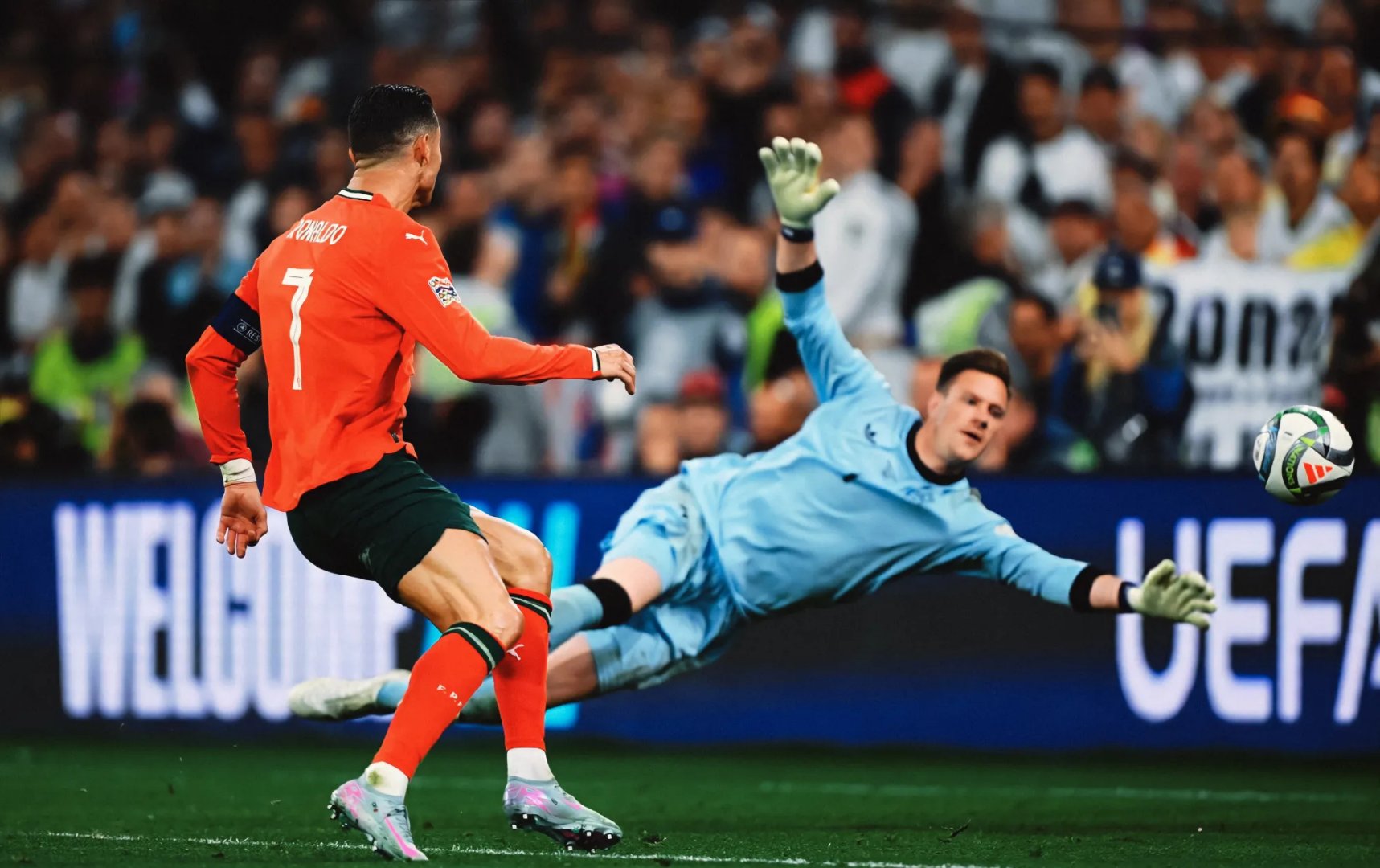 欧洲球队连胜列强晋级下一轮比赛(欧洲联赛足球) 欧洲球队连胜列强晋级下一轮比赛(欧洲联赛足球)